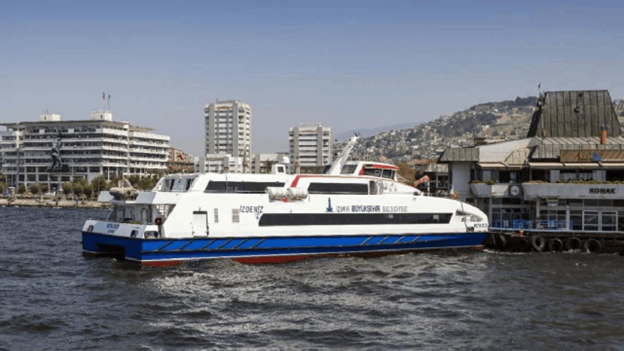 İzmir'de Bazı Vapur Seferleri Hava Koşulları Nedeniyle İptal Edildi