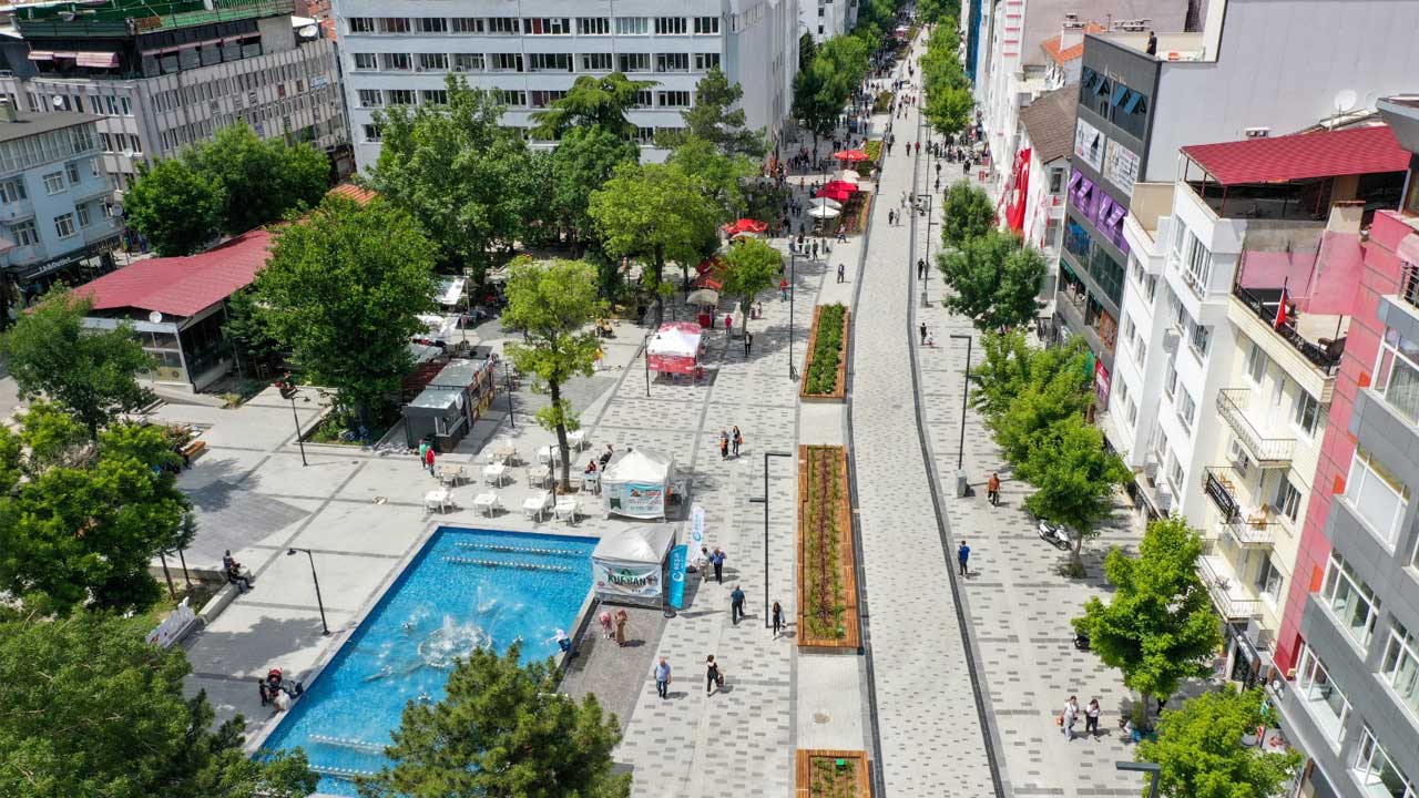 Uşak'ta Baharın Müjdecisi: Sıcaklıklar Aniden Yükseliyor!