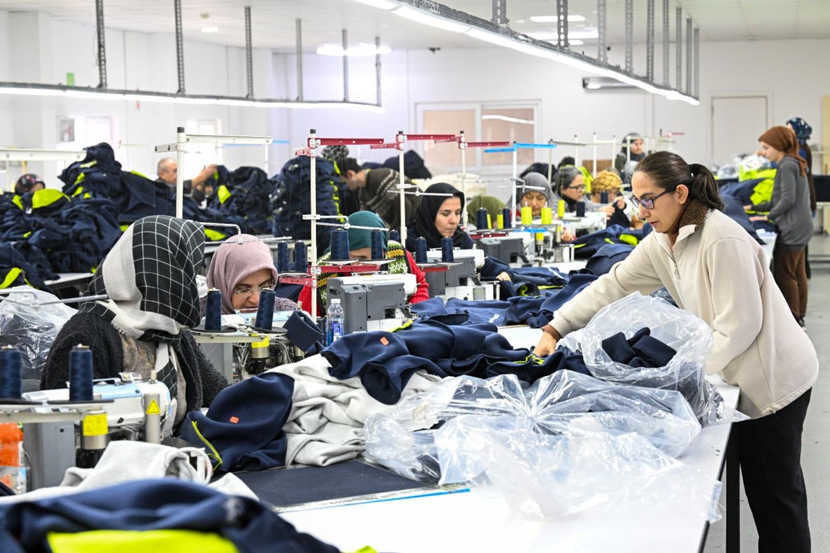 Devletin sağladığı destekle atölye açtı, dünya genelinde 12 farklı ülkeye ürün gönderiyor.