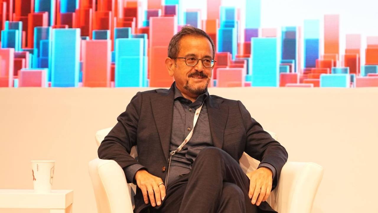 Esas Holding Yönetim Kurulu Üyesi Ali Sabancı'dan eğlenceli bir benzetme: "Toplantı salonu, kahkahalarla yankılandı!"