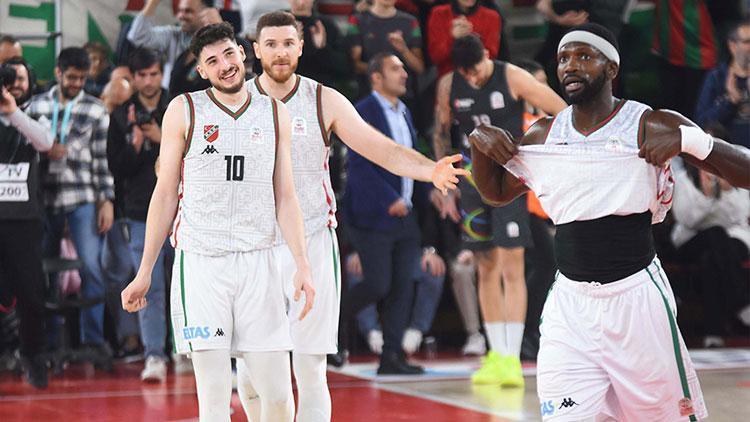 Karşıyaka, Fenerbahçe'yi deplasmanda mağlup etti.