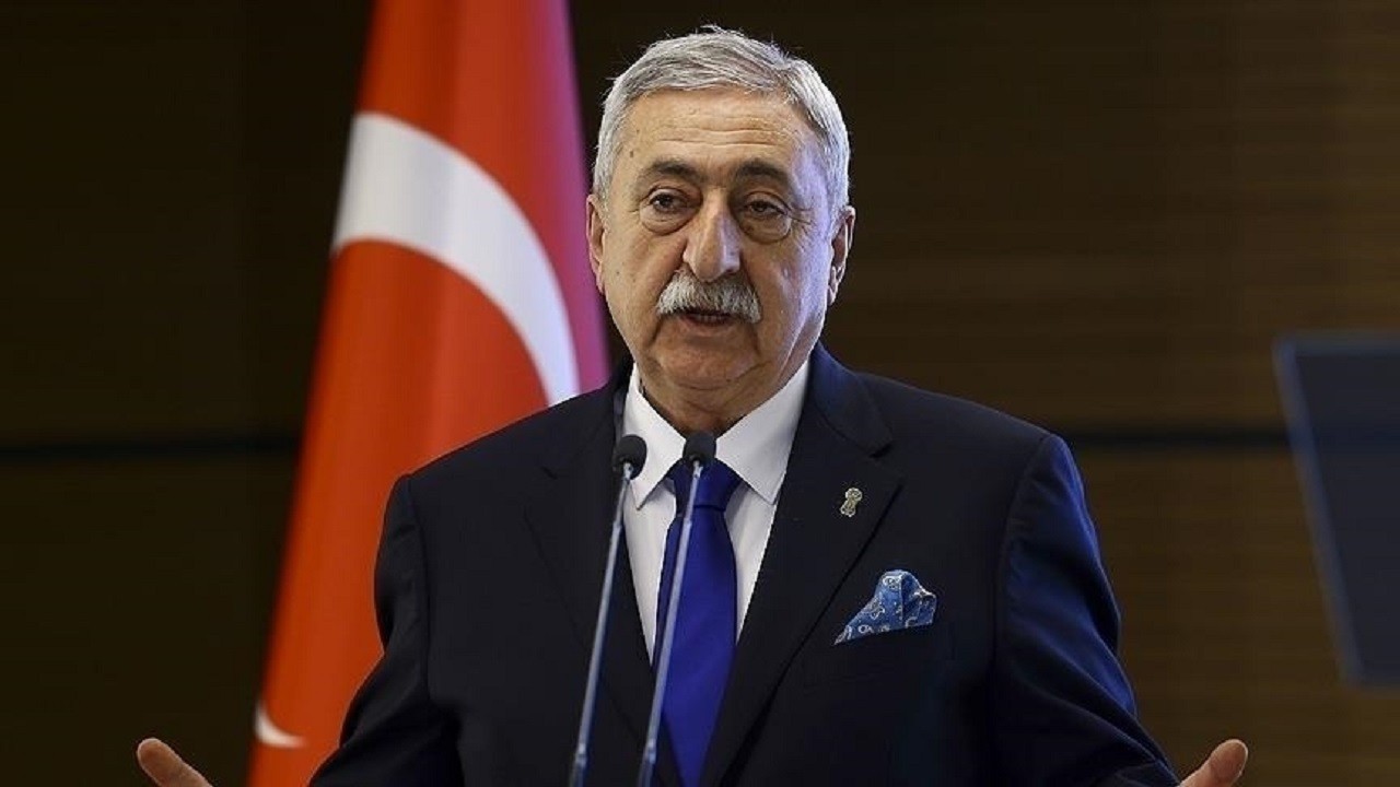 TESK Başkanı Bendevi Palandöken'ın açıklamasına göre, esnafın borcu olmamasına rağmen krediye erişememesi endişe verici.