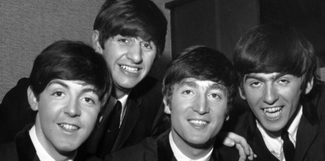 "The Beatles" isimli ünlü grubun hayatını konu alan film için senaryo yazarları belirlendi!