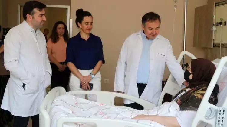 Bitki Çayı Tüketimi Sonucu Karaciğer Harabiyetine Uğrayan Kadın, Nakil Operasyonuyla Kurtarıldı.