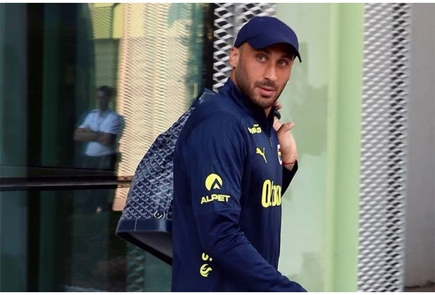 Fenerbahçe'de Cenk Tosun'un Forma Şansı Yakaladığı Gelişme!