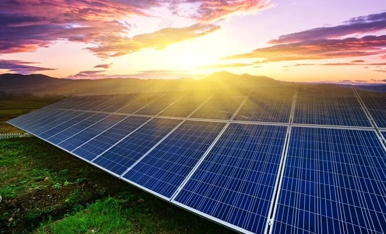 2025'te Devrim Niteliğinde Yenilikler: Uzaydan Enerji, Beyin Haritaları ve Canlı Yapılar
