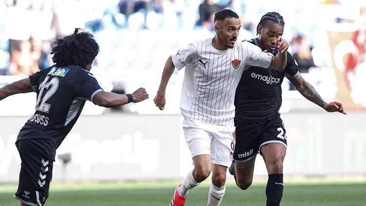 Hatayspor, Süper Lig'in 9. haftasında evinde Sivasspor'u 3-2 mağlup etti. Maçta atılan goller ve yaşanan heyecan dolu anlar izleyenleri ekranlara kilitledi.