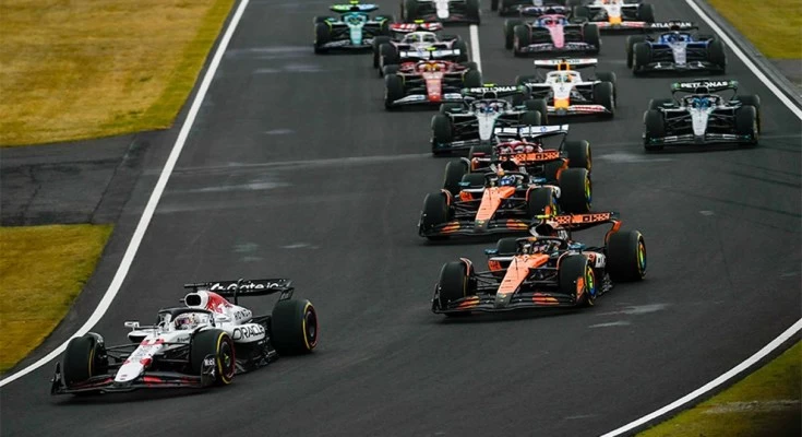 Formula 1 sezonun ilk galibiyeti Verstappen’den geldi