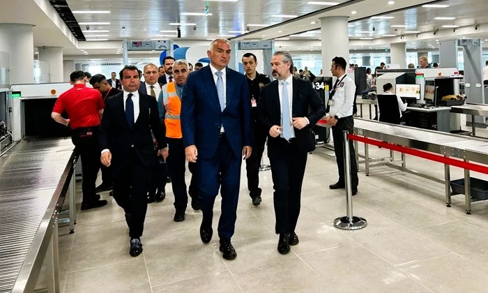 Antalya Turizm Potansiyelini Artırarak 2025 Hedeflerini Belirledi: Turizm Bakanı Ersoy'dan Müjdeli Haber Geldi!