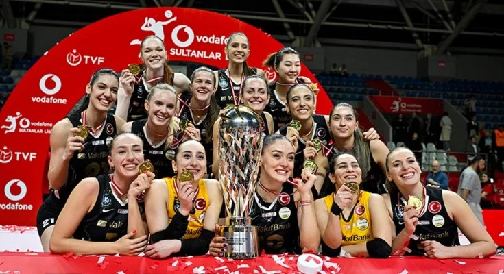 Zehra Güneş kaptanlığında Vakıfbank şampiyon