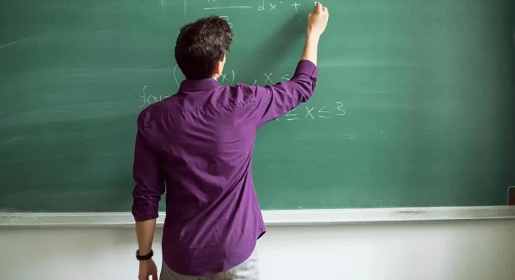 Tarihte ilk öğretmen kimdi? İnsanlara bilgi aktarımı nasıl başladı?