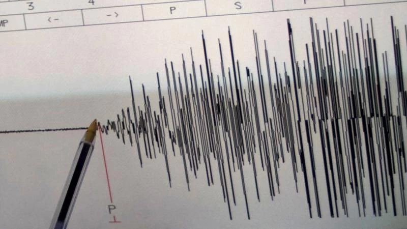 İran’da Deprem: 5 Büyüklüğündeki Sarsıntı Halkı Sokağa Döktü