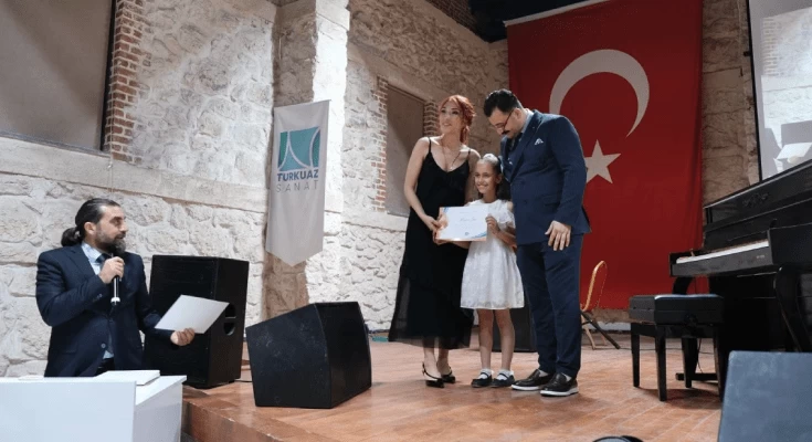 Turkuaz Sanat Festivali, küçük ressamlar ile muhteşem bir geceye imza attı