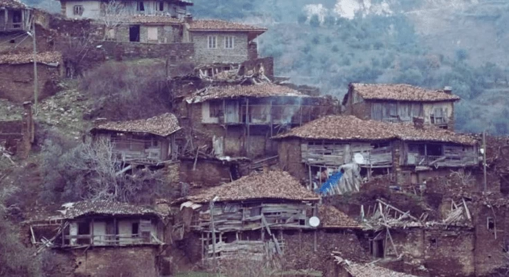 Haritada Bir Hayalet Gibi Duran Köy: Fısıldayan Sessizlik, Kaybolan Hatıralar!