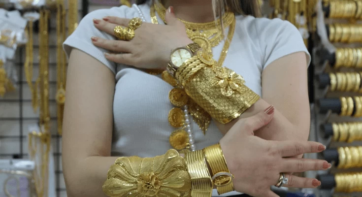 Düğün sezonunda imitasyon takı modası gündemde