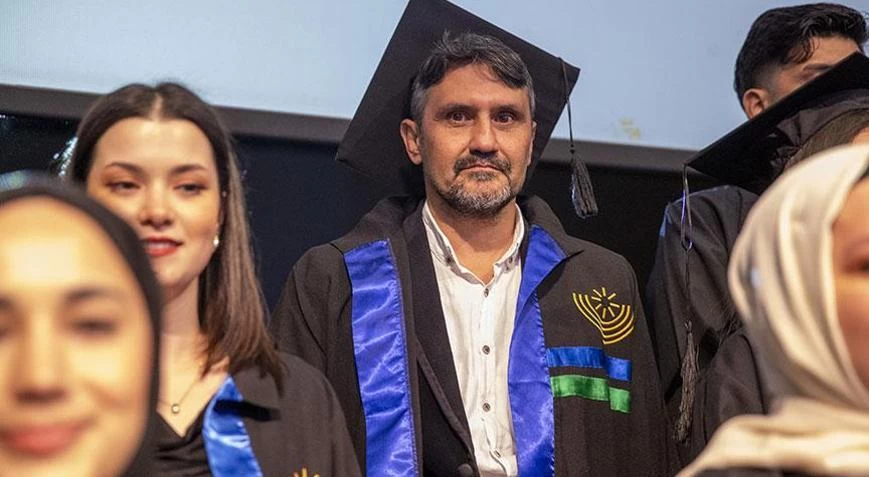 6 Diploma Yetmedi: 48 Yaşında 4 Üniversite Daha Bitirmeye Kararlı!