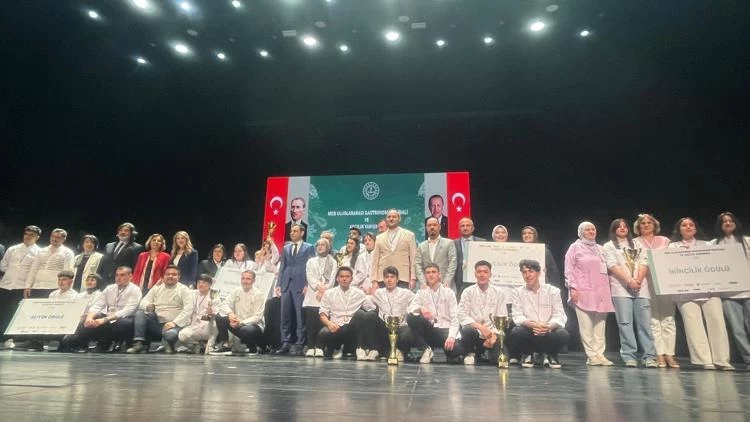 Kırmızı pancarlı cevizli tarhana, aşçılık öğrencileri yarışmasında birinci seçildi
