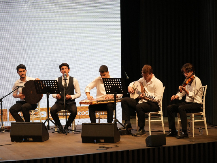 Hakkı Demir İmam Hatip Lisesi öğrencileri konser verdi