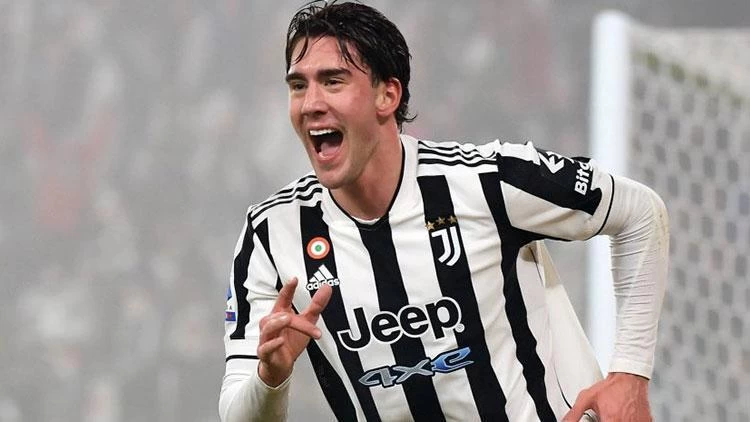 Vlahovic, Fenerbahçe'ye transferi hakkındaki kararını resmen duyurdu!