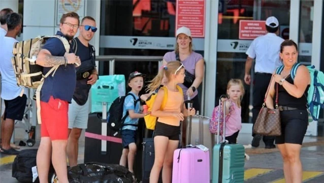 Anapa'da Çevre Sorunları Nedeniyle Rus Turistler Türkiye'yi Tercih Ediyor