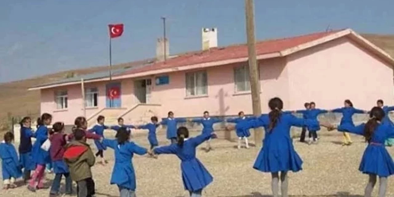 Milli Eğitim Bakanı Tekin Taşımalı Eğitime Yeni Model Önerdi: Öğrenciler Yerine Öğretmenler Taşınacak