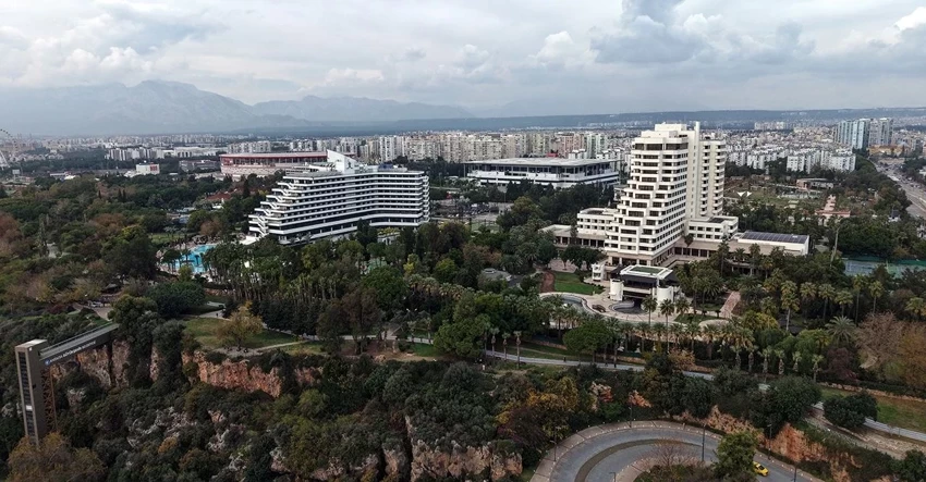 Antalya’daki 5 Yıldızlı Üç Otel İçin Tapu İptal Davası Açıldı