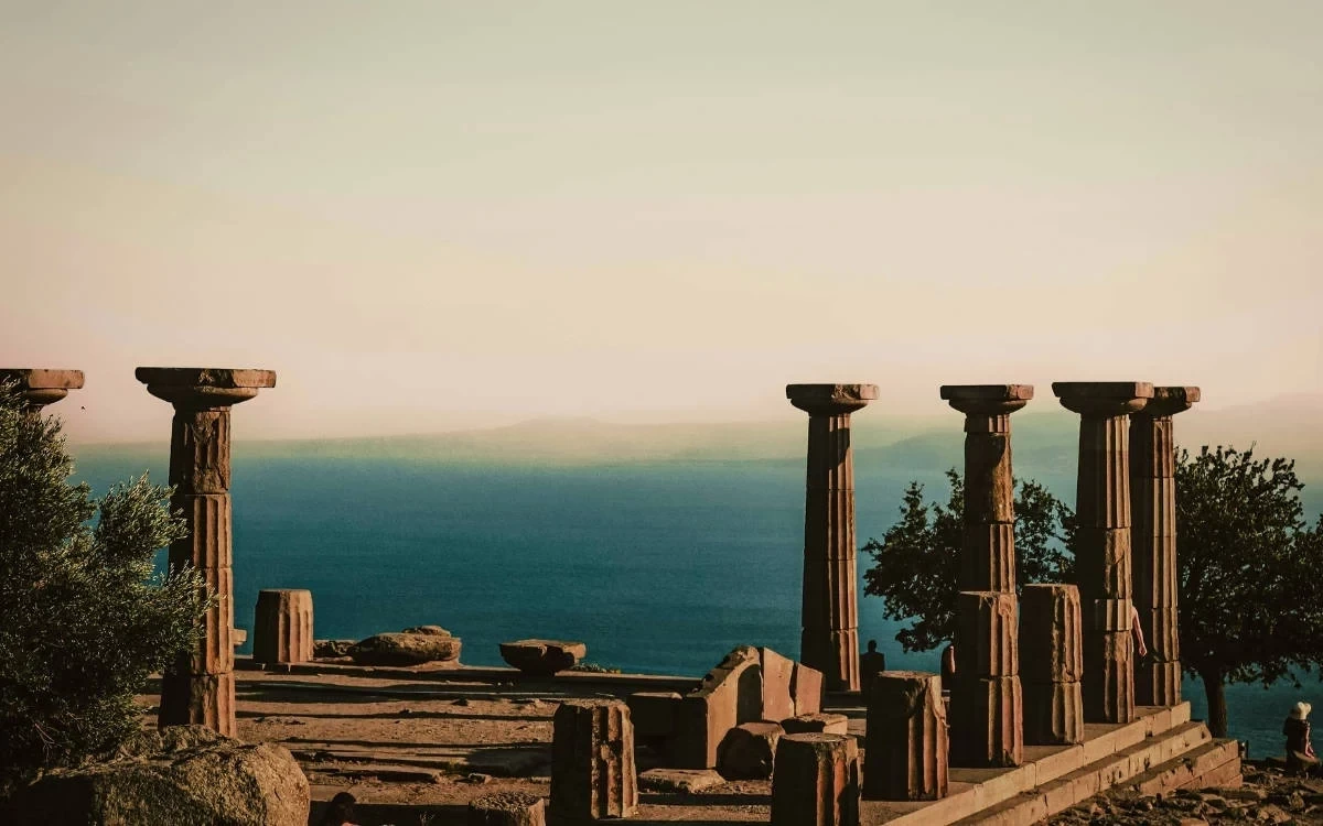 Felsefi Bir Okuma: Öcalan’ın “İzonomi” Arayışı