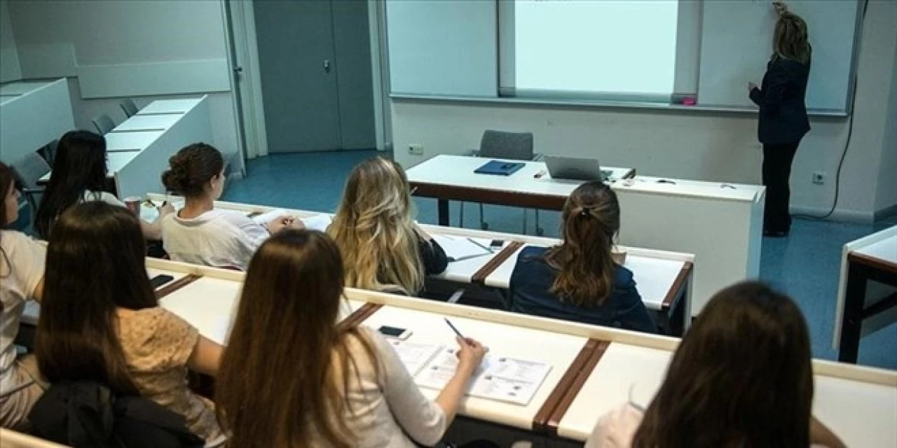 ÜNİVERSİTEYE GİRMEK DAHA ZOR! KONTENJANLAR 246 BİN AZALDI