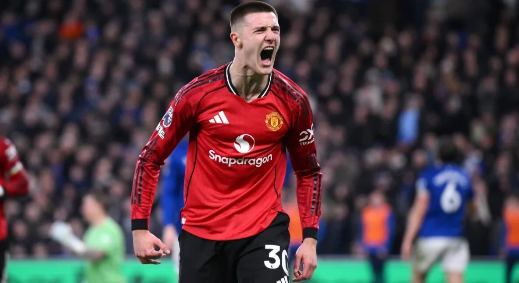 Manchester United Carrick yönetiminde doludizgin!