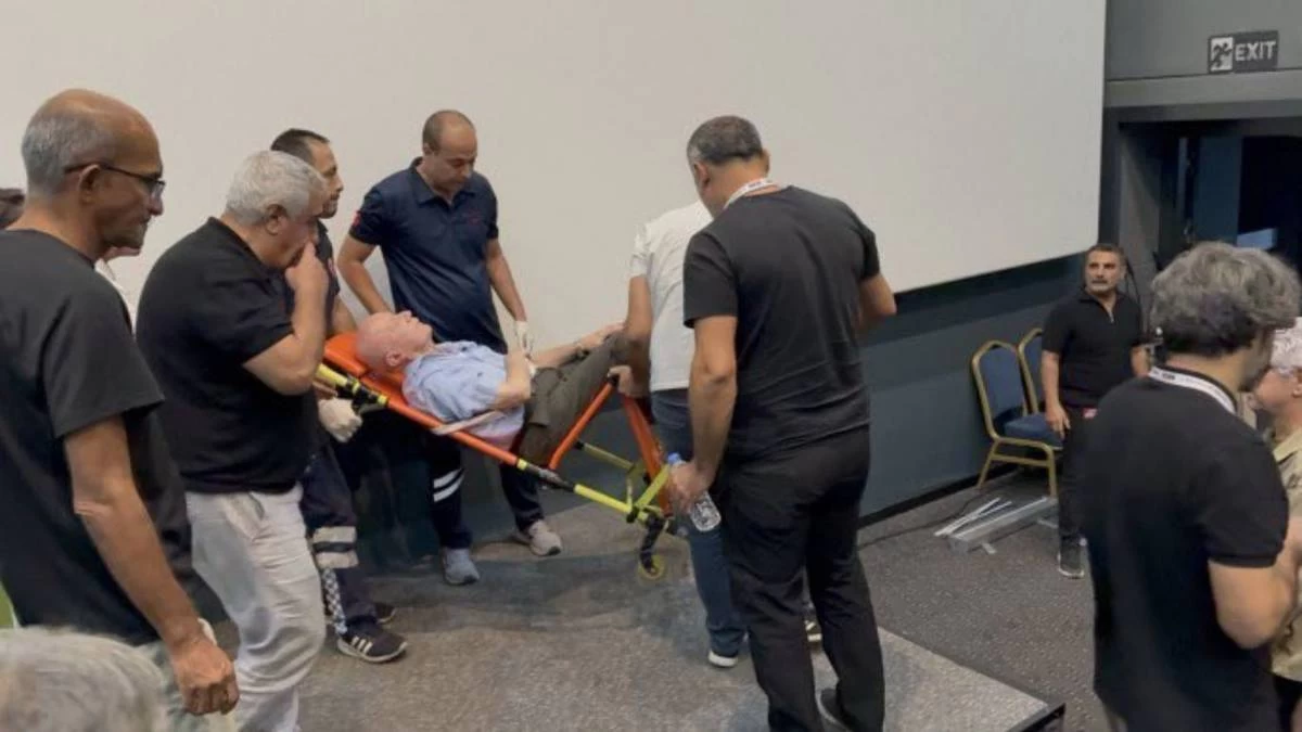 Sosyolog İsmail Beşikçi Sağlık Nedeniyle Hastaneye Kaldırıldı