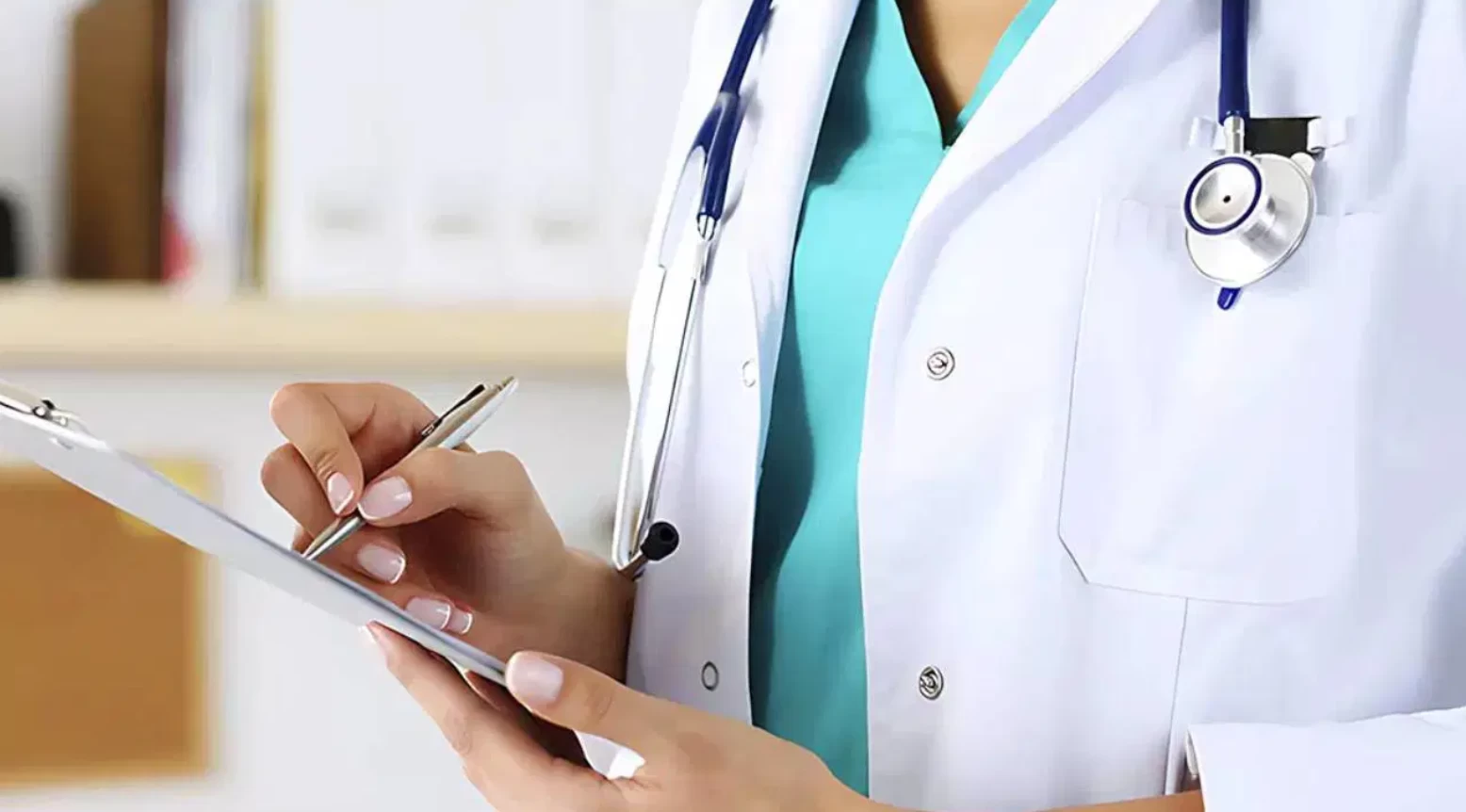 Beyaz önlüğün gurur ve gelecek kavgası: 14 Mart’ta sağlığın gidişatı için uyarı