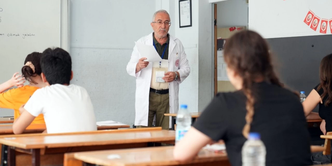 8. Sınıflar Dikkat! LGS Başvuruları İçin Takvim İşlemeye Başladı: Sınav Tarihi ve Başvuru Şartları Netleşti