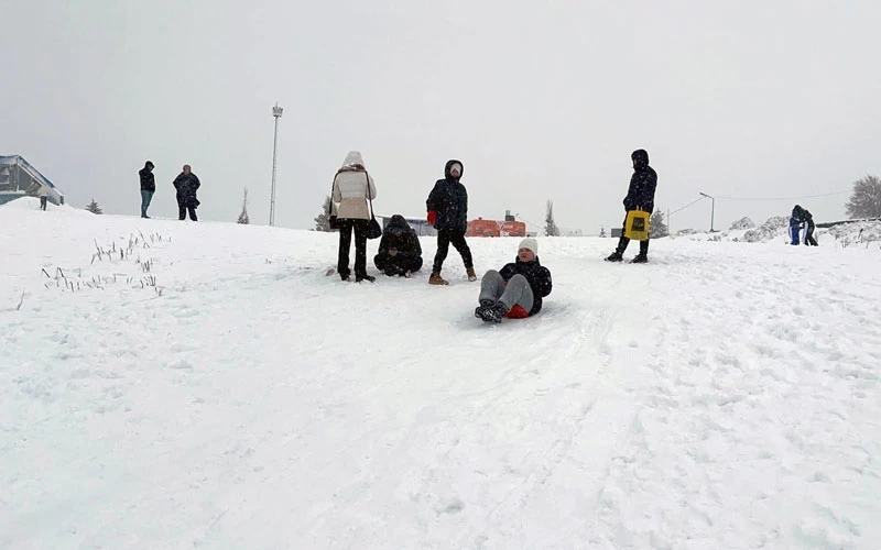 Kış Turizminde Final Rüzgarı: Saklıkent Zirvesi Mart Sonunda Beyaza Büründü