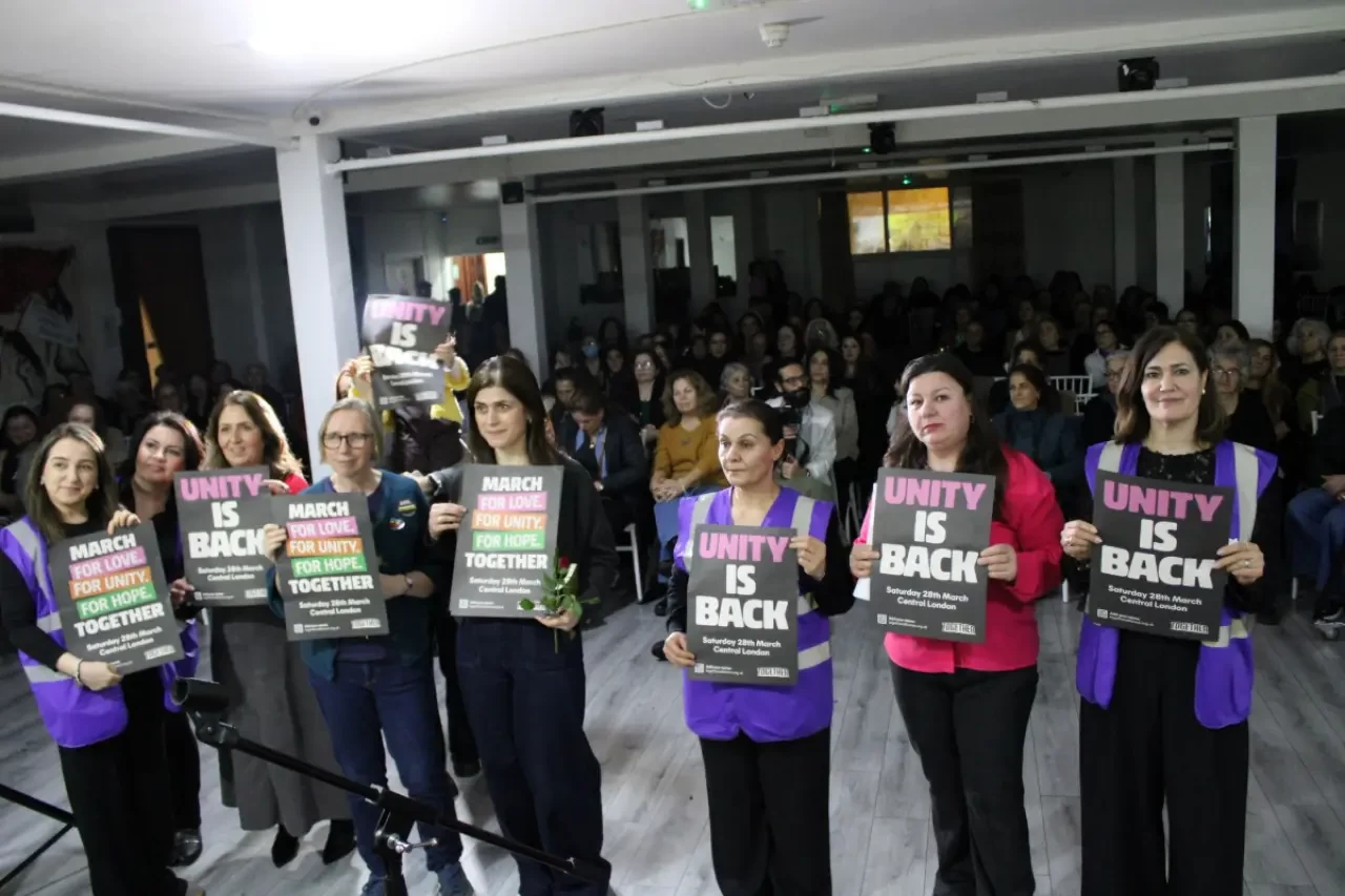 Londra’da 8 Mart’ta Kadınlar Sokaktaydı