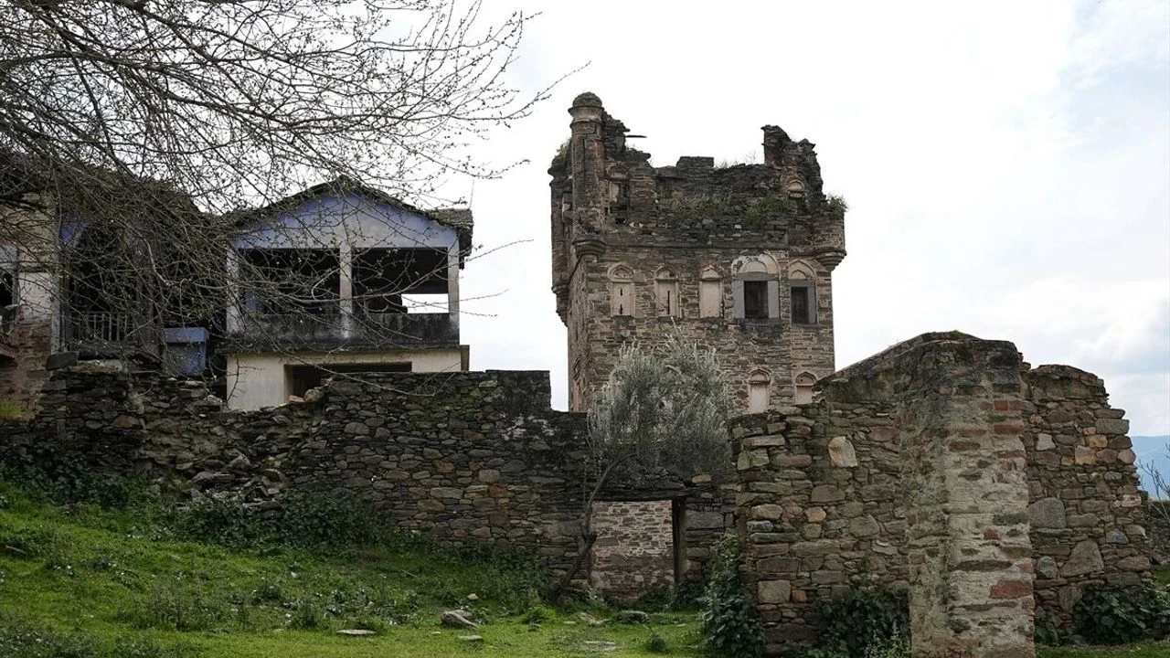 Ege’de Bir Orta Çağ Esintisi: Arpaz Kulesi Turizmin Yeni Gözdesi Olmaya Aday