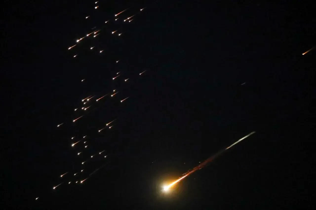 Tahran'dan Gövde Gösterisi: "Radarlar Artık Devre Dışı!"