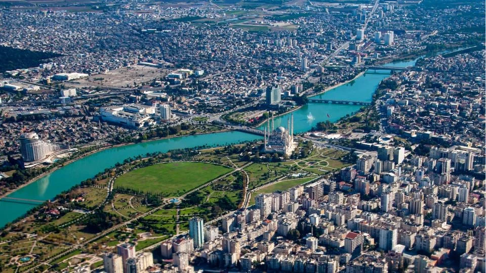 Mavi ve Yeşil’in Buluşma Noktası Balıkesir: Gurme Lezzetler ve Ege-Marmara Turizm Rehberi