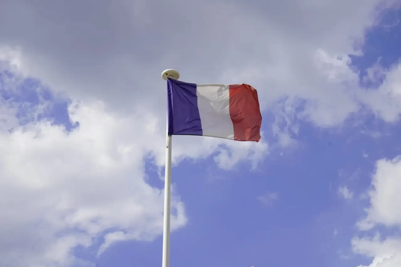 Fransa’da seçmenler ikinci tur için sandık başında