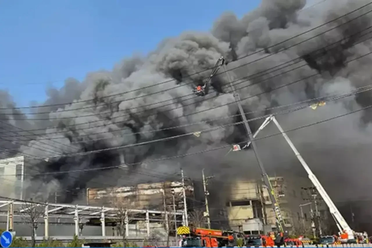 Güney Kore’de otomobil parça fabrikasında yangın
