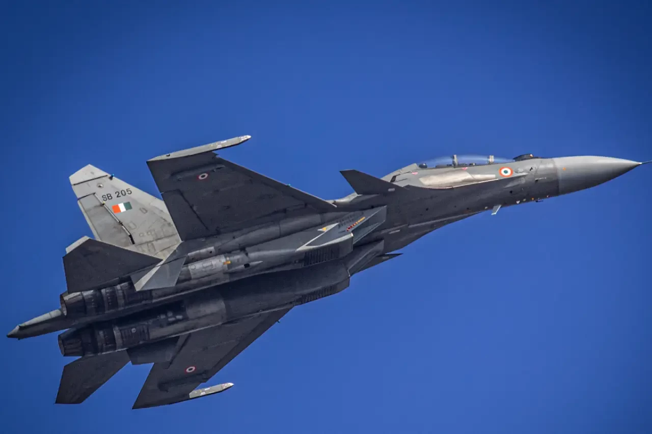 Hindistan’da Savaş Uçağı Düştü: Kalkıştan Kısa Süre Sonra Radardan Kaybolmuştu