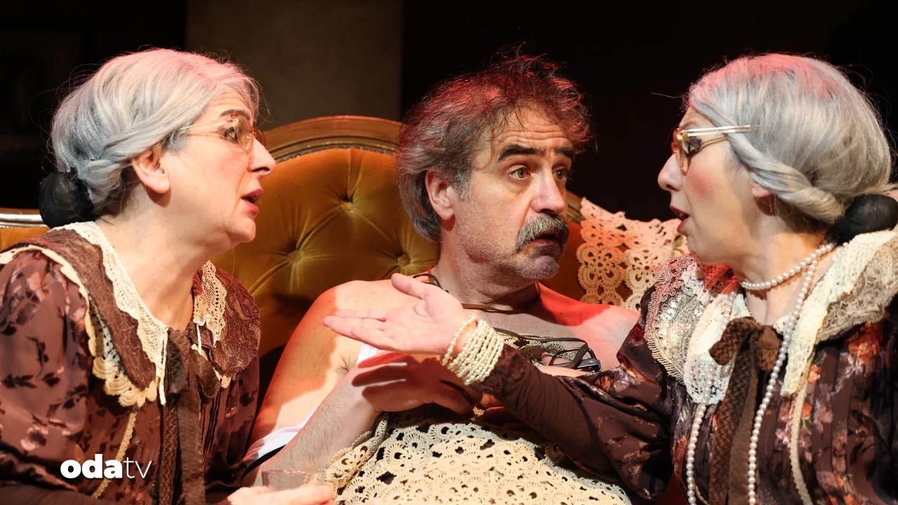 Aziz Nesin Klasığı Sahnede: "Hadi Öldürsene Canikom" Görkemli Bir Prömiyer Yaptı