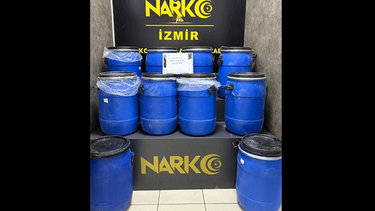 İhbar Üzerine Durdurulan Araçtan Bidonlarca Zehirli Madde Çıktı