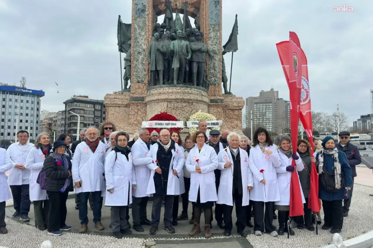 14 Mart’ta Taksim’de sağlık çalışanlarından tören