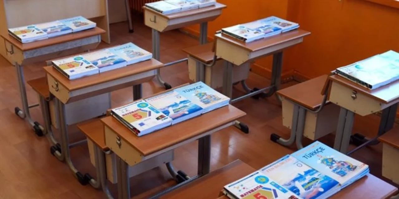 Yardımcı Kaynak Dosyası Açıldı! Bakanlık Yeni Müfredata Uymayan Yayınları Takibe Aldı