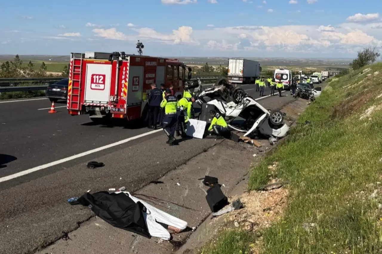 Urfa’da zincirleme kaza: 3 kişi hayatını kaybetti, 5 kişi yaralandı