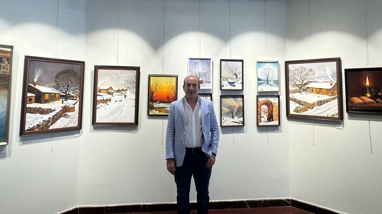 Rakamlardan Renklere Yolculuk: Bayram Erli’nin İlk Sergisi Açıldı