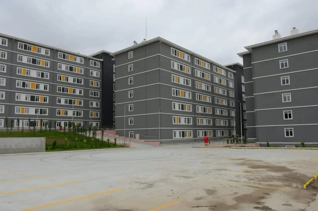 Balıkesir KYK Yurdunda Bir Öğrenci 3. Kattan Düştü