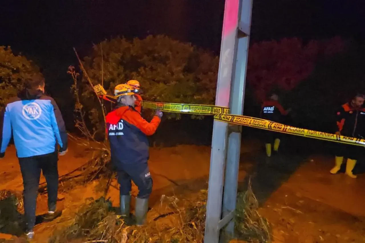 Adana’da etkili olan sağanak sele yol açtı: Bir kişi yaşamını yitirdi