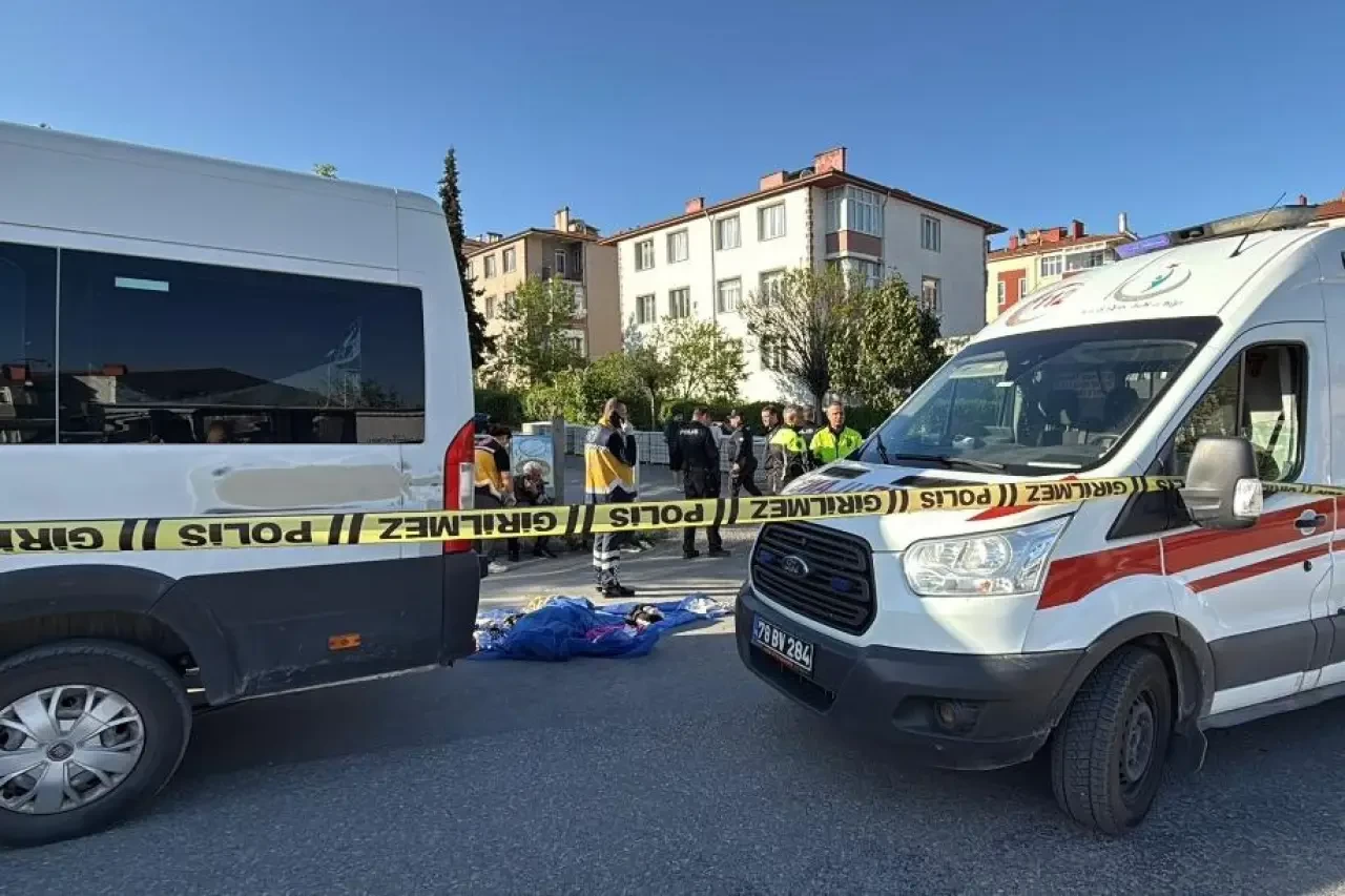 Karabük’te servis minibüsünün çarptığı çocuk hayatını kaybetti