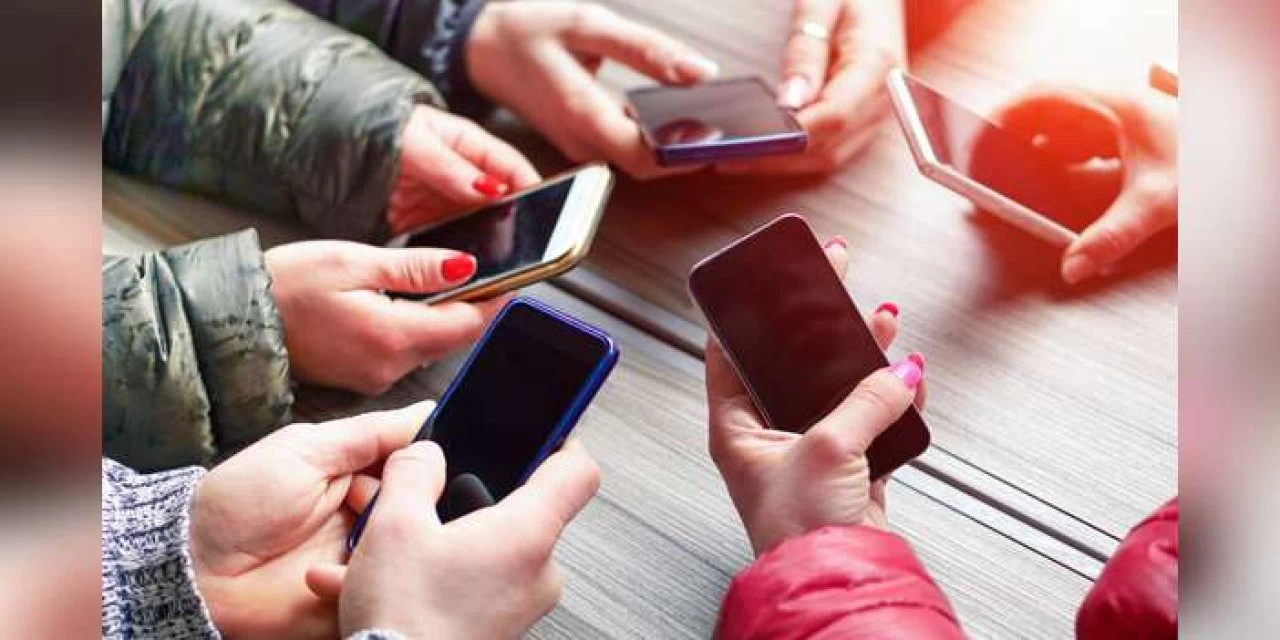 MEB’DEN ÖĞRENCİLERE KRİTİK UYARI: İZİNSİZ PAYLAŞIM DİSİPLİN CEZASI GETİREBİLİR